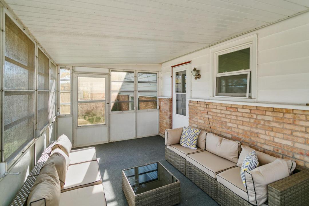 Photo of Patio Balcony in Waukegan
