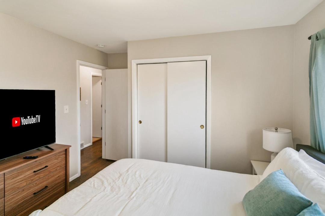 Photo of Bedroom in Waukegan