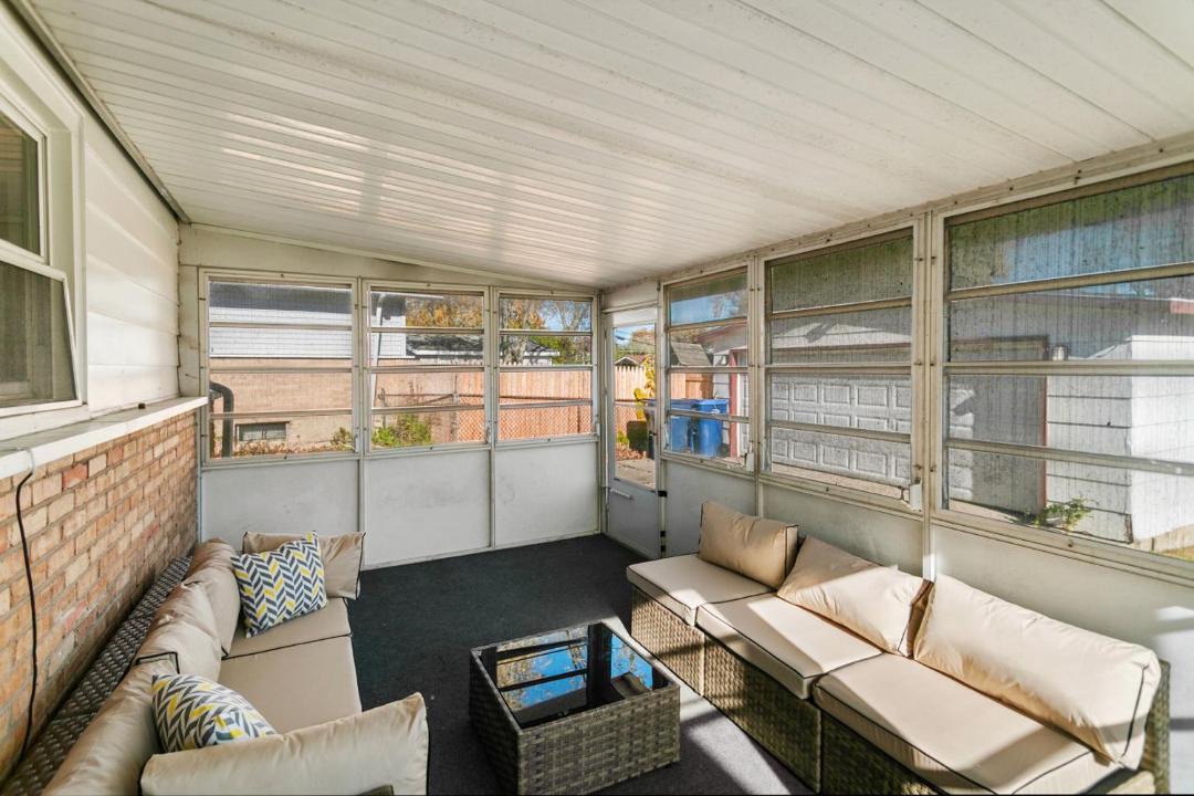 Photo of Patio Balcony in Waukegan
