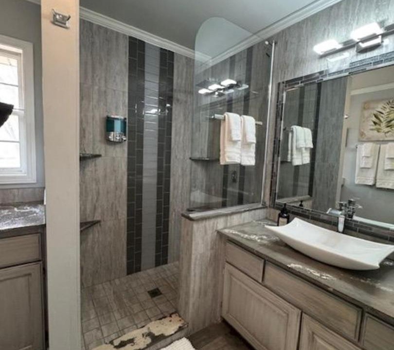 Photo of Bathroom in Lynn Center
