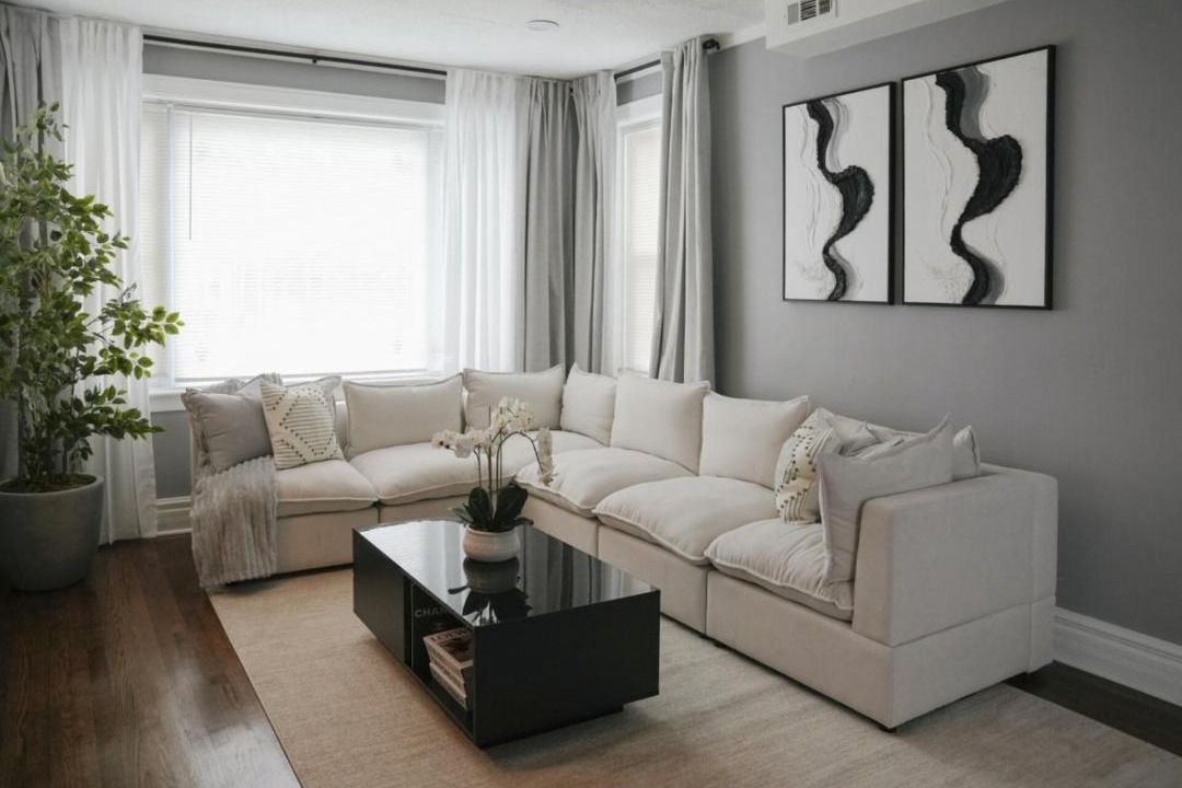 Photo of Livingroom in Belmont Cragin