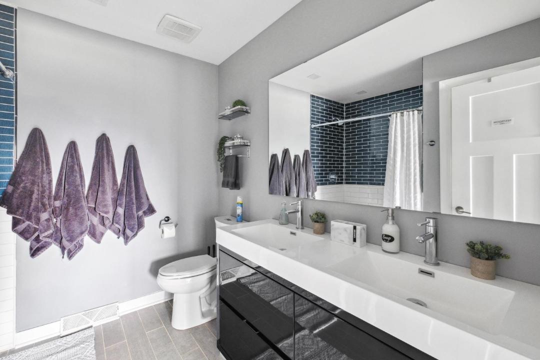 Photo of Bathroom in Highland Hills