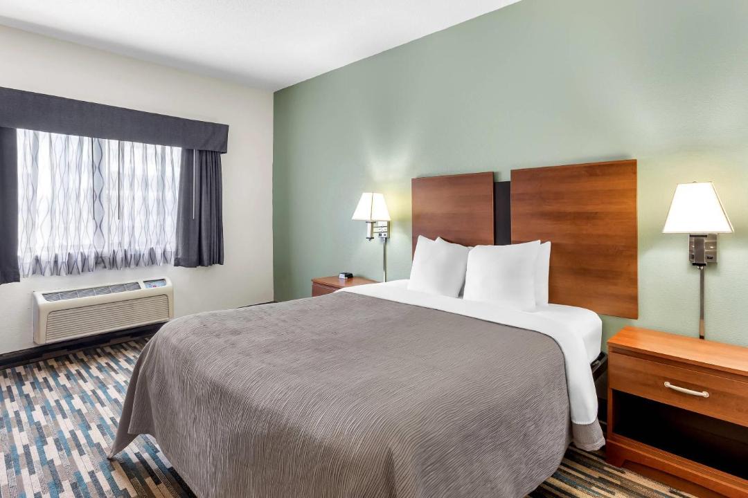 Photo of Bedroom in Beloit