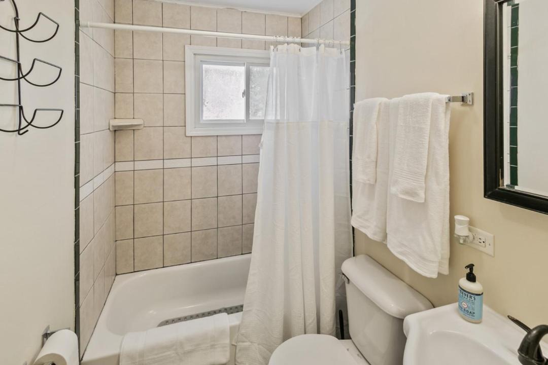 Photo of Bathroom in Waukegan