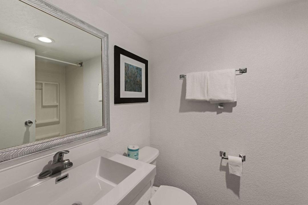 Photo of Bathroom in Council Bluffs