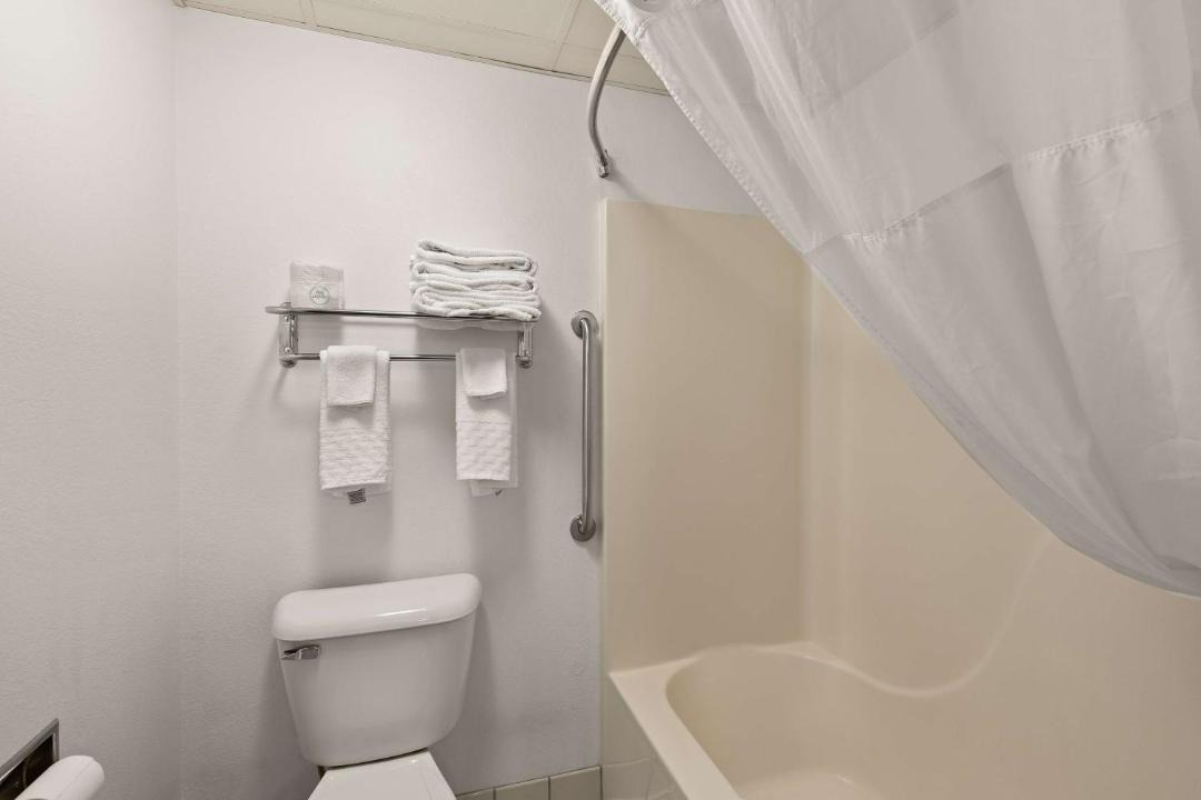 Photo of Bathroom in Village of Germantown