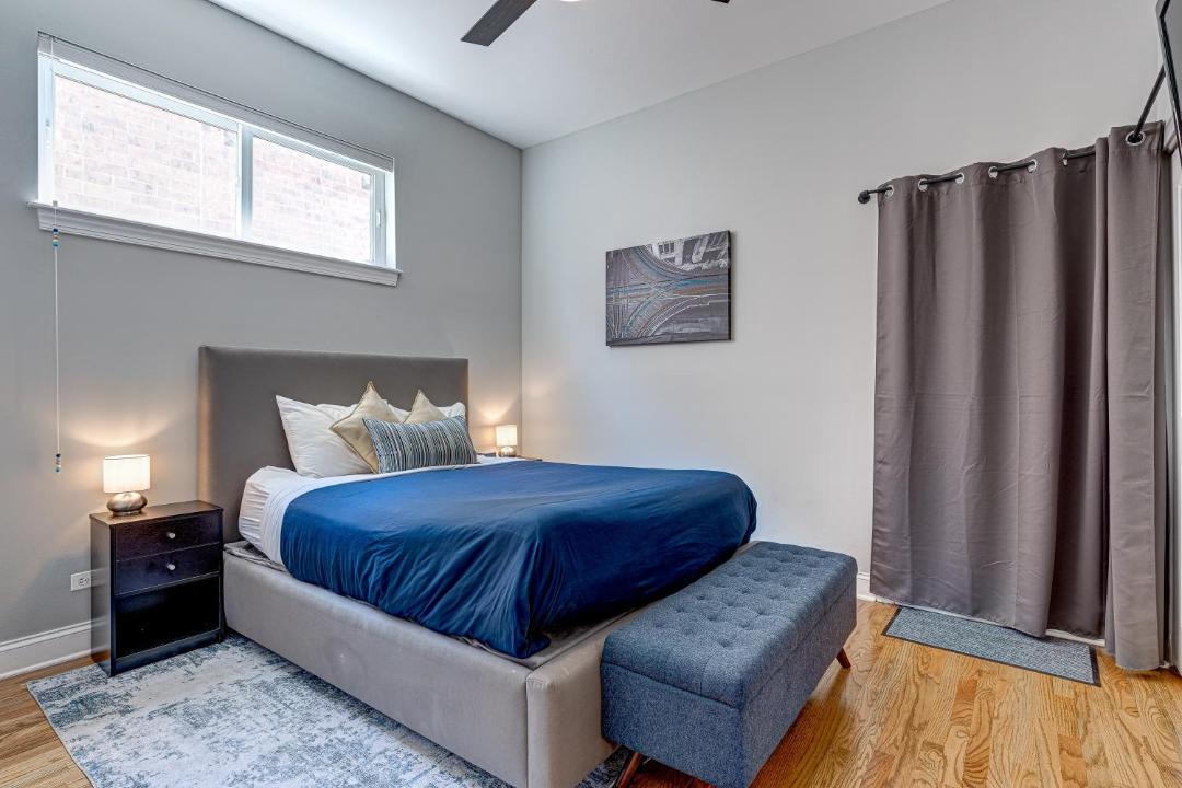 Photo of Bedroom in Lakeview