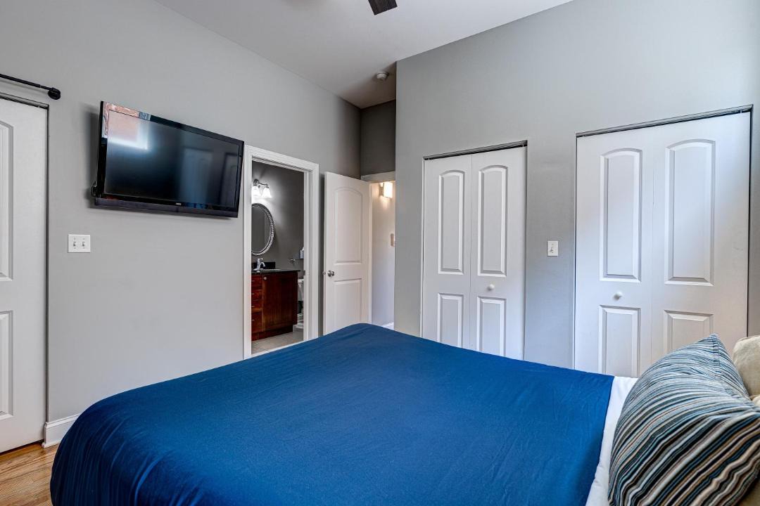 Photo of Bedroom in Lakeview