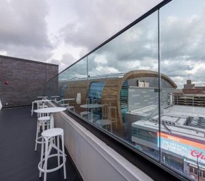 Flexhome Skywalk Fiserv Rooftopgymparking 