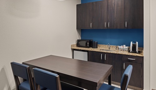 Suite, 1 Bedroom, Accessible (Communications)