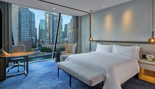 Grand Room, 1 King Bed, River View