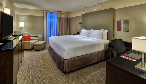 Standard Room, 1 King Bed, Balcony