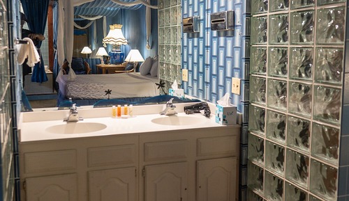 Arabian Night, 1 King Bed (Downstairs)