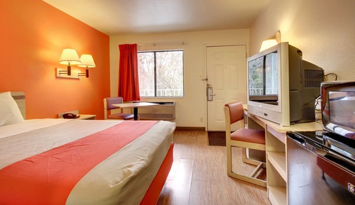 Standard Room, 1 Queen Bed, Accessible, Non Smoking