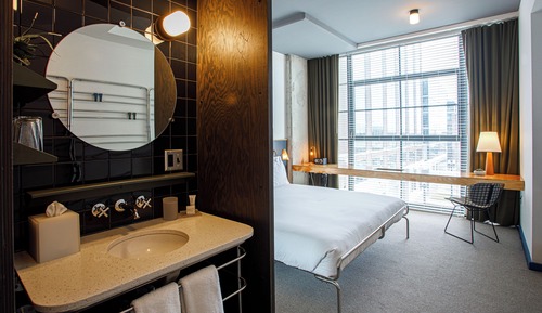 Deluxe Room, 1 King Bed, Accessible