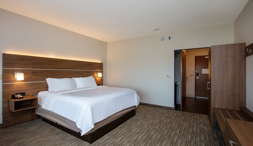 Standard Room, 1 King Bed (Extra Floor Space)