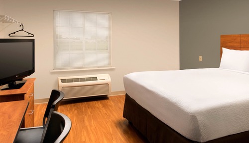 Room, 1 Queen Bed, Accessible, Non Smoking (Roll-In Shower)