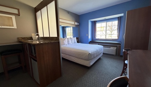 Suite, 1 Queen Bed, Non Smoking, Hot Tub
