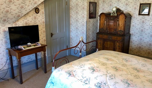 Anna's Room  (3rd Floor)