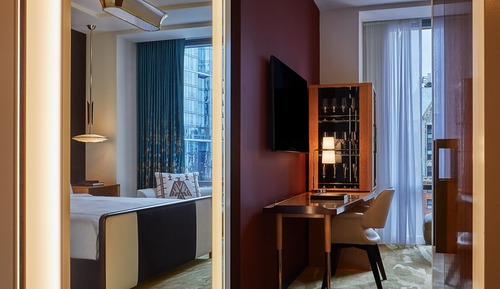 Deluxe Room, 1 King Bed, Accessible, Lake View