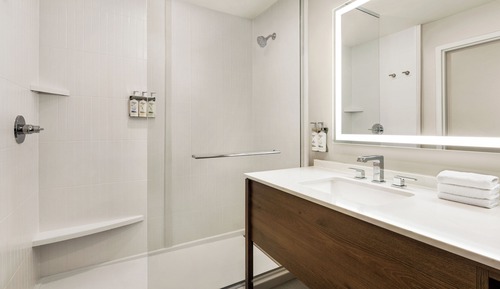 Suite, 1 Bedroom, Mobility Accessible, Kitchen (Communications, Pet Friendly)