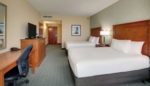 Room, 2 Queen Beds, Hearing Accessible (Roll-in Shower)