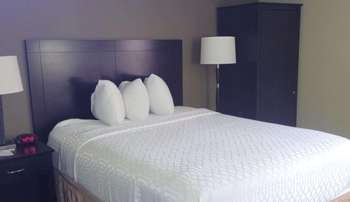 Single Room, 1 Queen Bed
