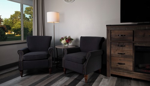 1 Queen Bed Standard with pullout sofa - Accessible - 3rd and 4th Floor