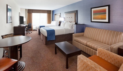 Suite, 2 Queen Beds (Additional Living Area)