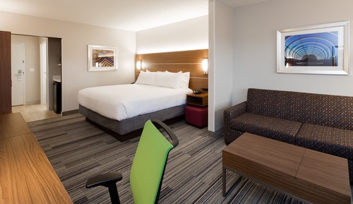 Suite, 1 King Bed, Accessible (Communications Accessible)
