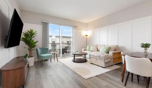 Two-Bedroom Apartment with Pool View