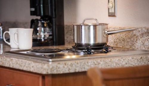 Studio Queen Suite