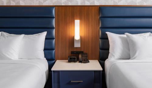 Deluxe Queen Room