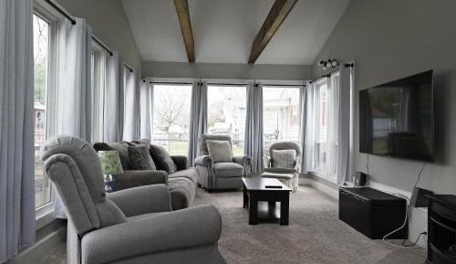 Three-Bedroom Vacation Home 