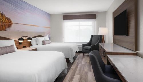 Queen Room with Two Queen Beds - Non Smoking