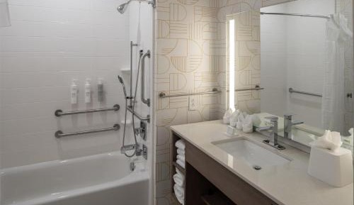 King Studio Suite with Accessible Tub - Mobility Access