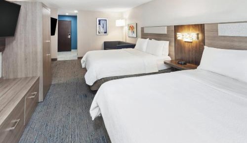 Queen Suite with Two Queen Beds