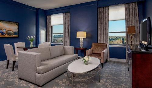 One-Bedroom King Suite