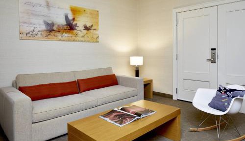 1 Bedroom Suite, 1 King, Sofa bed