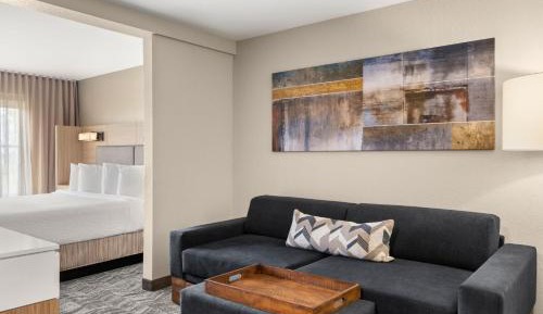 King Suite with Trundle Sofa