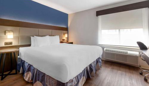 King Room with Sofa Bed - Non-Smoking