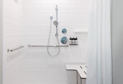 King Room with Roll-In Shower - Disability Access