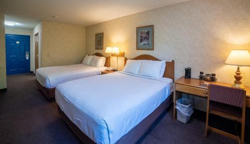Deluxe Queen Room with Two Queen Beds