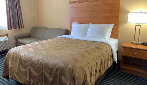 Queen Room - Accessible/Non-Smoking