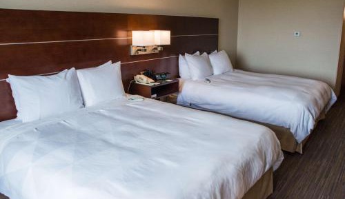 2 Queen Beds, Mobility Accessible Room, Bathtub w/ Grab bars, Non-Smoking