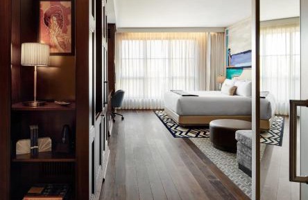 Deluxe King Room