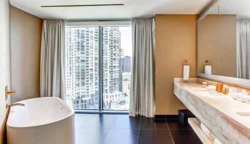 King Studio with City View - Hearing Accessible