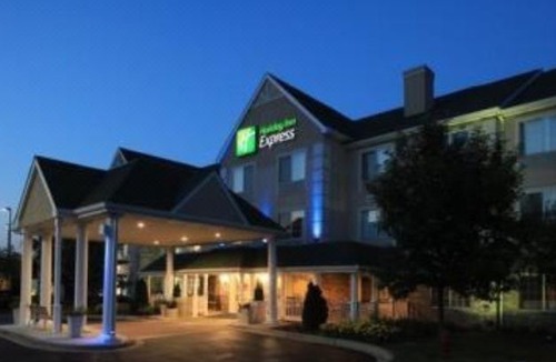 Riverwoods Hotel | Holiday Inn Express Hotel & Suites Chicago-Deerfield/Lincoln, an Ihg Hotel
