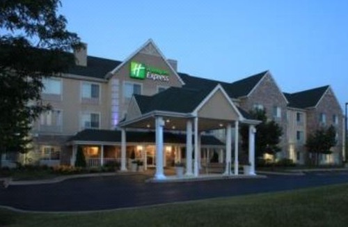 Riverwoods Hotel | Holiday Inn Express Hotel & Suites Chicago-Deerfield/Lincoln, an Ihg Hotel