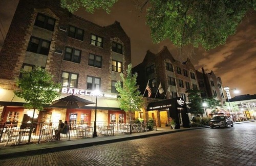 Oak Park Hotel | Carleton of Oak Park